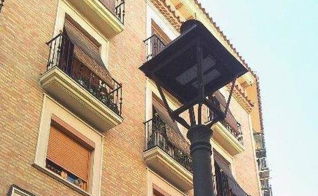 Bajar la intensidad de las farolas jienenses, posible medida de ahorro