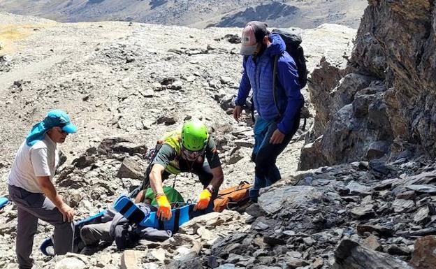 La heroica actuación de un guía de montaña en Sierra Nevada: «Todo puede torcerse en segundos»