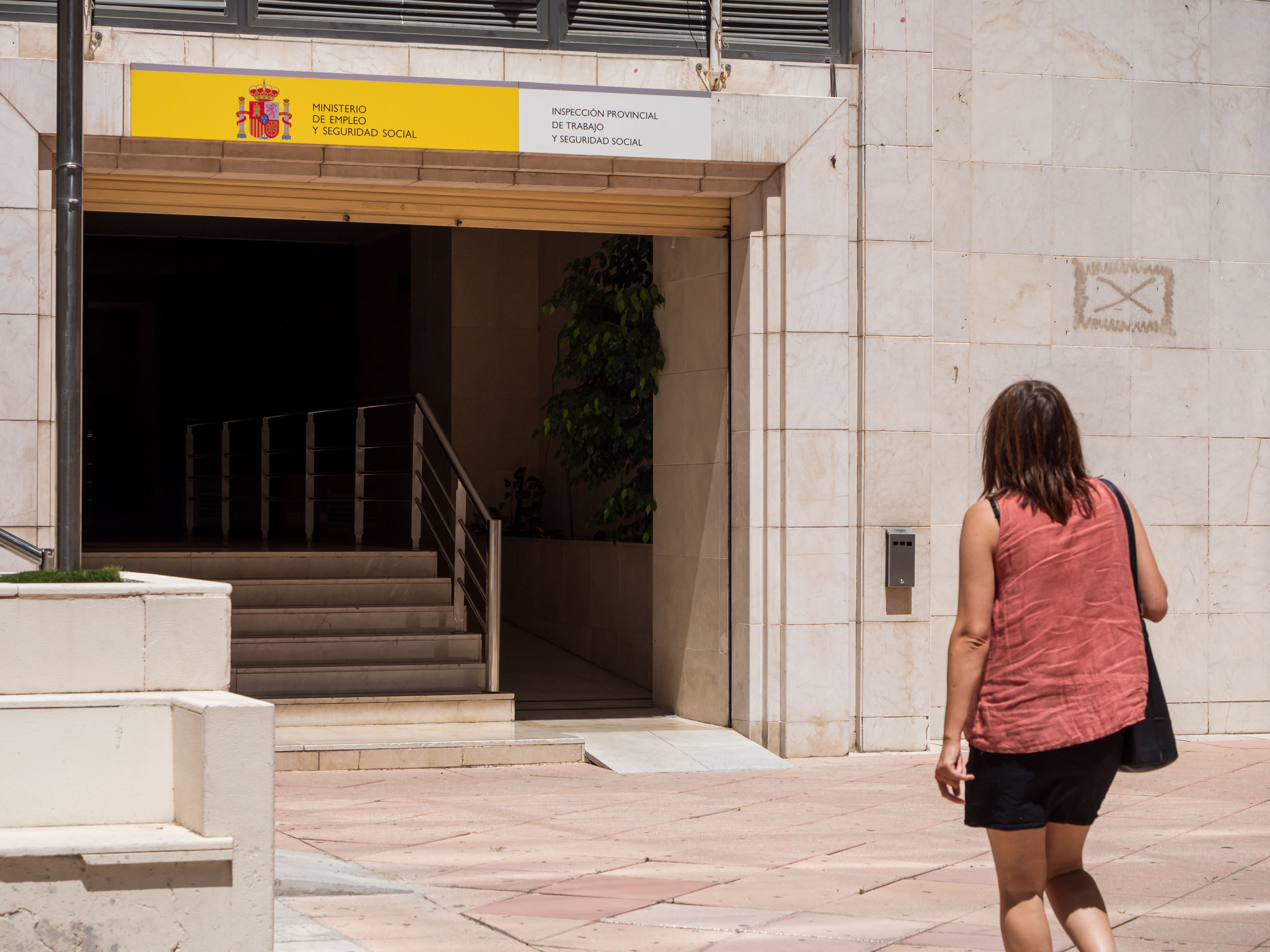 La ayuda del SEPE para trabajadores con cotización inferior a un año: ¿cómo solicitarla?