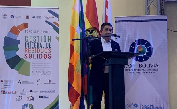 Reyes clausura en Bolivia el Foro de Gestión de Residuos, con la participación de más de 300 responsables locales