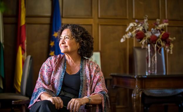 «El techo de cristal para las mujeres aún no está roto»