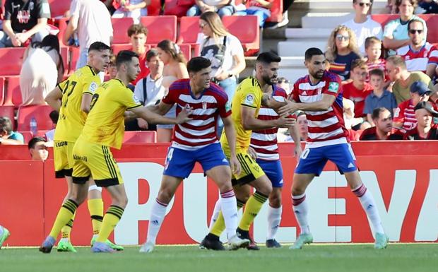 Sufrida victoria con doblete de Uzuni en Los Cármenes