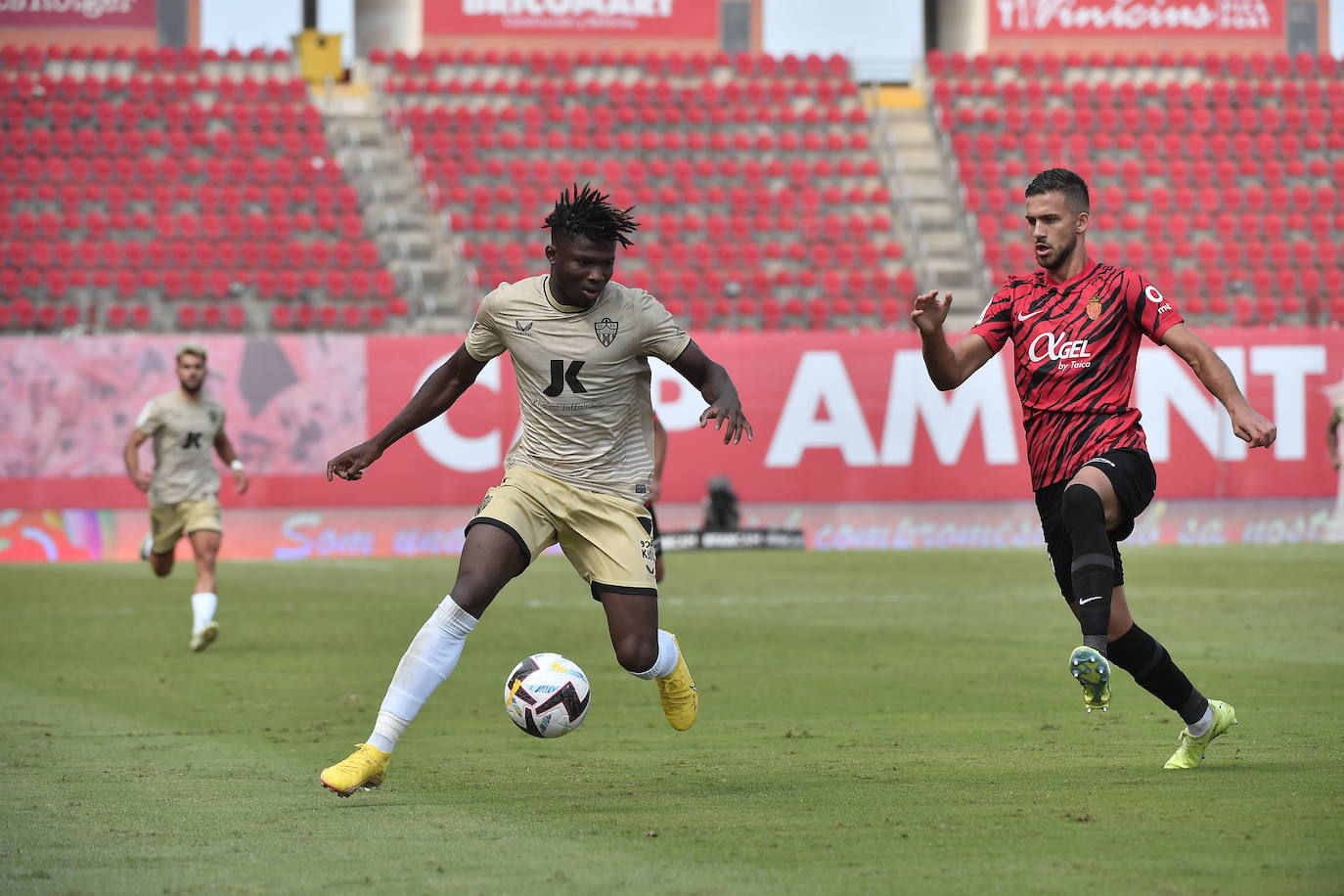 El Almería, del avión al diván