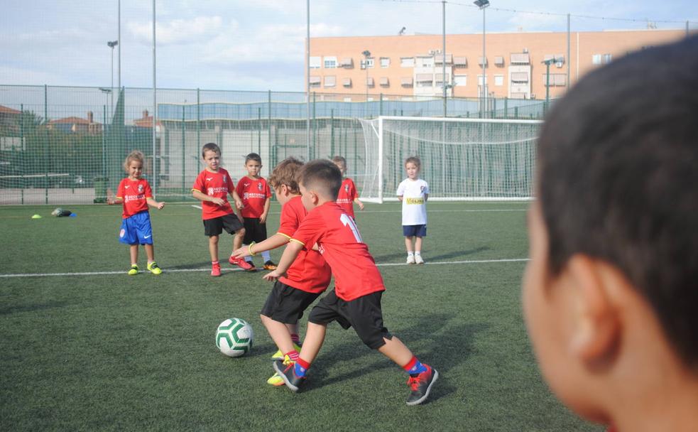 En Granada, el fútbol va por barrios