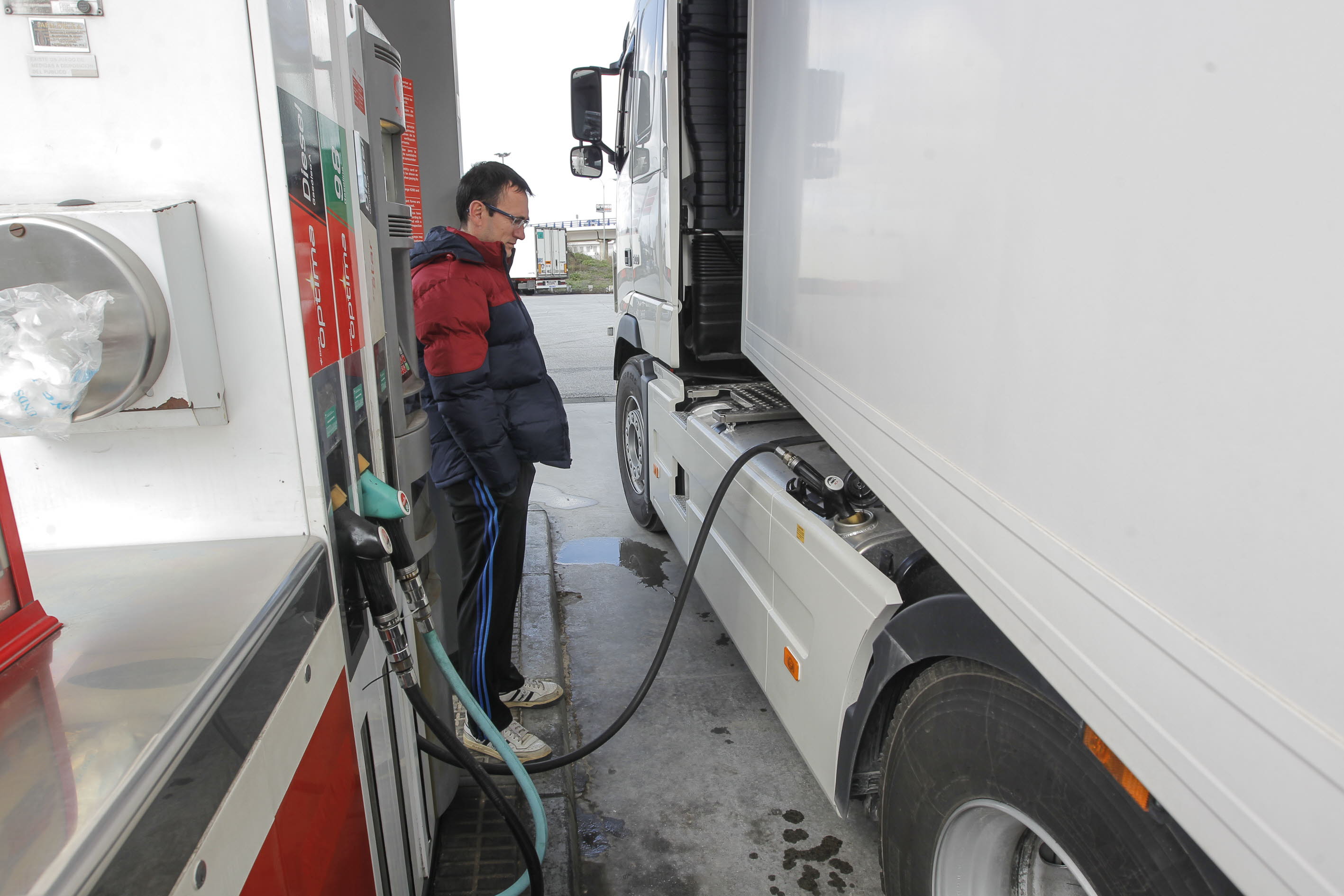 Descuentos extra del 12% en gasolina: ¿qué tarjetas y qué bancos los aplican?