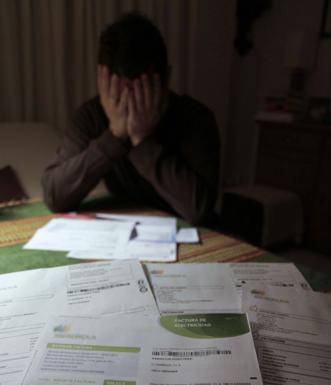 Crece un 12% el número de familias con el bono social de luz en Almería en solo un mes