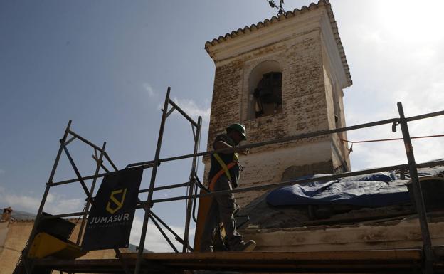 Una empresa de Albondón se especializa en la restauración de iglesias deterioradas