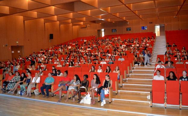 Timos y pisos turísticos, los escollos que encuentran los Erasmus de la UAL