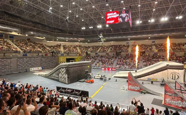 Éxito para ver las 'motos voladoras' de los mejores pilotos del FreeStyle