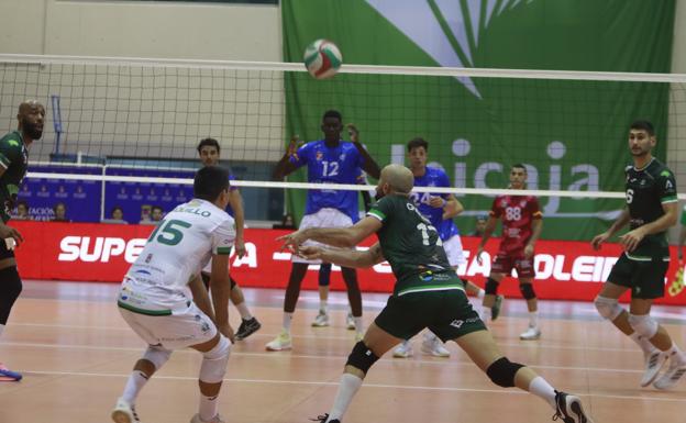 El manejo de los fundamentos maniata a Unicaja Costa de Almería