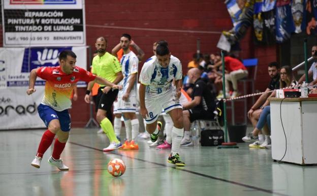 El Ejido rescata un agónico primer punto