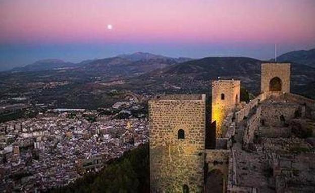 Debate sobre una «posible privatización de la gestión de los servicios» que ofrece el Castillo