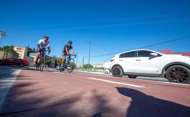 Un nuevo carril bici conecta ya Cúllar Vega con Vegas del Genil