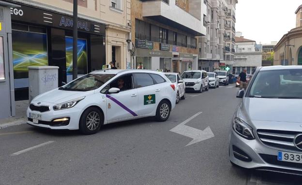 Los conductores de VTC pasarán un examen y no podrán aparcar a 300 metros de las estaciones de Jaén