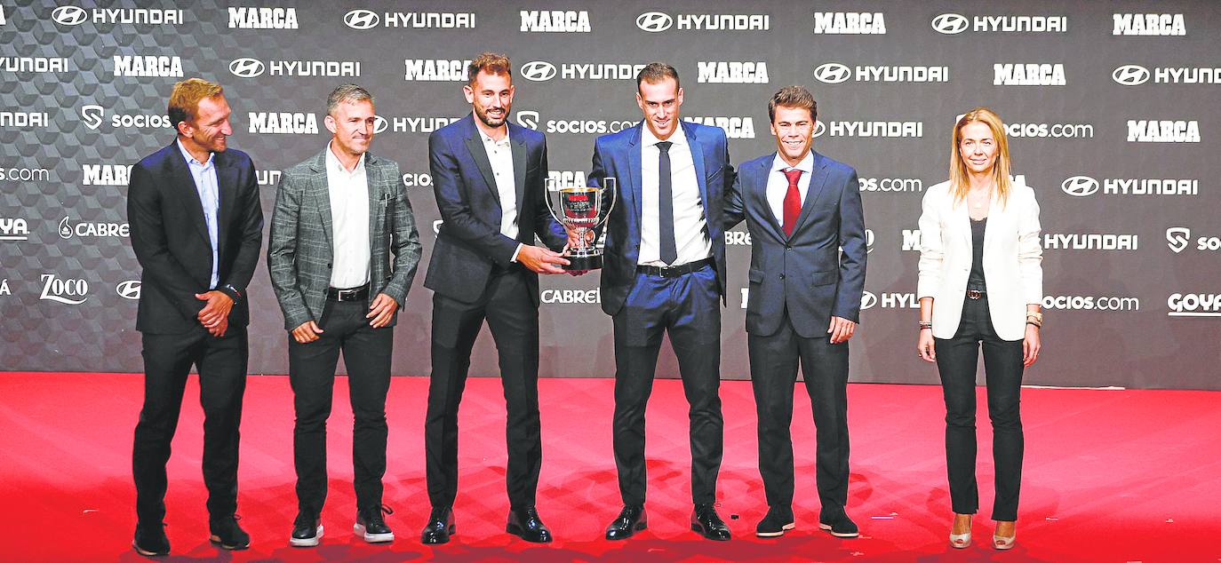 Fernando (Martínez) seguirá siendo el guardameta de la UD Almería para Rubi