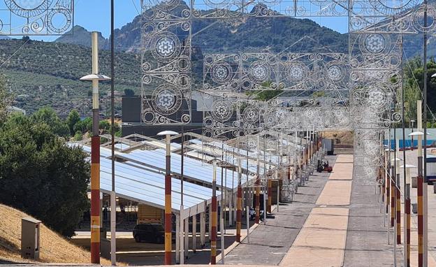 Las casetas para San Lucas están ya al 70% y posible cambio en los aseos ante el vandalismo