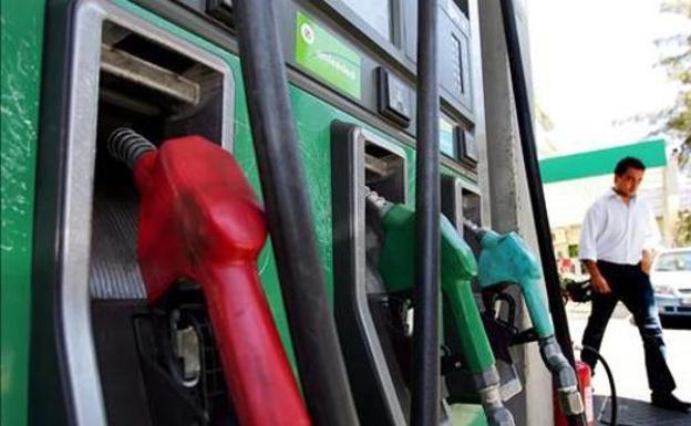 ¿Cómo saber si has echado los litros de gasolina que marca el surtidor?