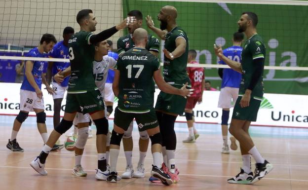 Unicaja Costa de Almería y Boiro, doble 'volvera empezar'