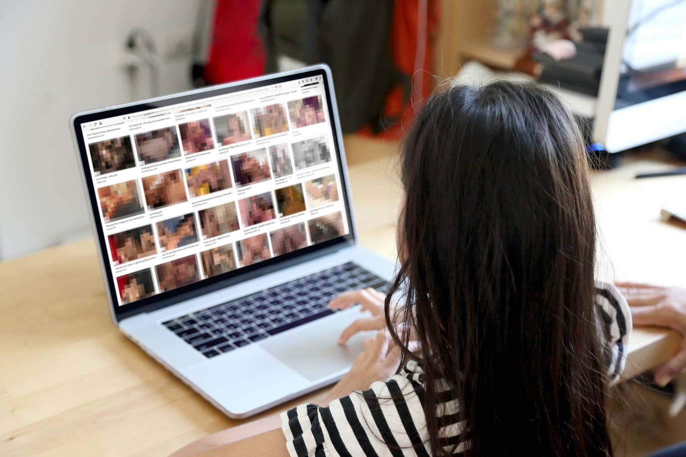 ¿Sabes todo lo que hacen tus hijos cuando se conectan a internet?