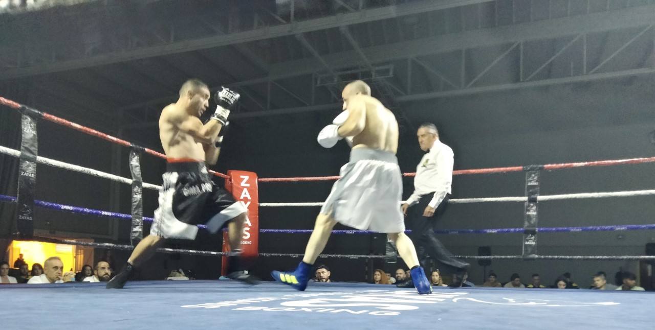 Francisco Martos doblega con autoridad a Ionut Trandafir en La Chana