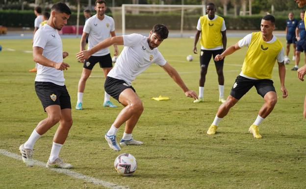 Rubi recupera a Melero y Pozo para el partido del Almería ante el Rayo