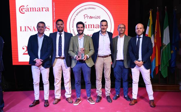 Serrano y Fermín, un ejemplo de los fichajes que gustan al director técnico Miguel Hita