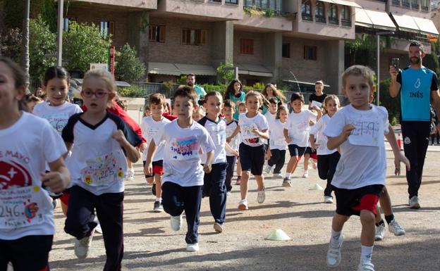 Más de 1.000 estudiantes corren en Granada contra la leucemia