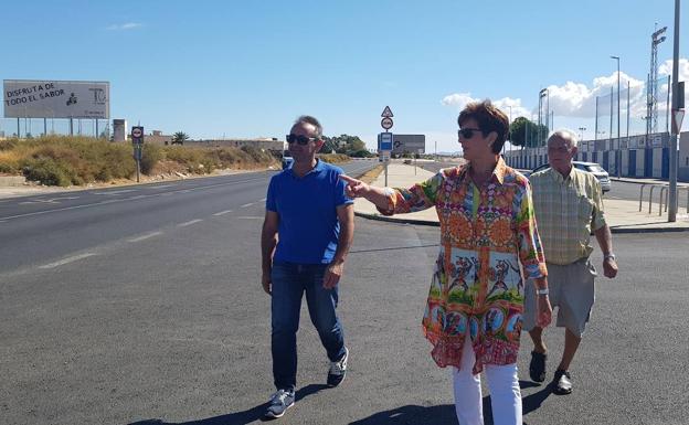 El PSOE denuncia el incumplimiento del PP de la conexión peatonal entre El Alquián y Retamar
