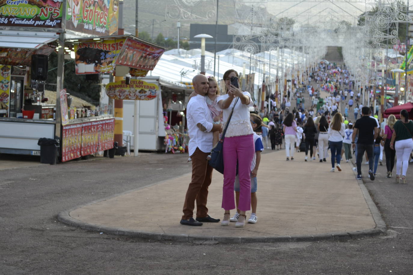 El calor y los volantes protagonizan la segunda jornada de San Lucas
