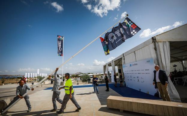 Una gran ciudad industrial que necesita servicios y mejorar la carretera