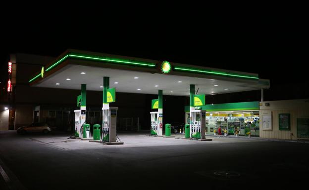 Tarjetas descuentos en gasolineras: así puedes ahorrar 50 céntimos en estas estaciones