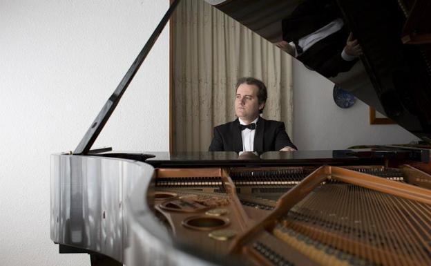 Josu de Solaun, el pianista español más en forma, toca con la OCG