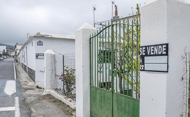 Los pisos y casas que venden los bancos en Andalucía desde 8.000 euros