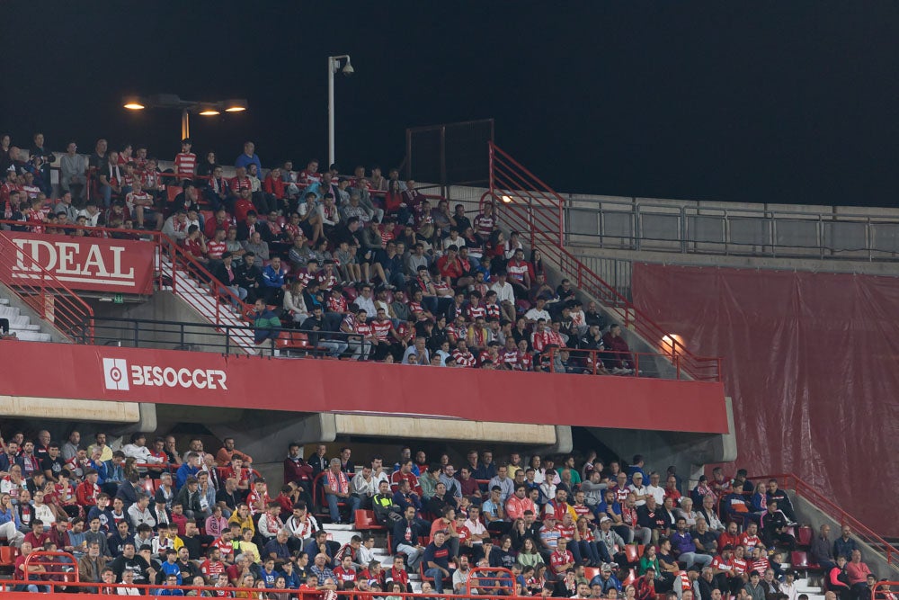 Encuéntrate en la grada de Los Cármenes