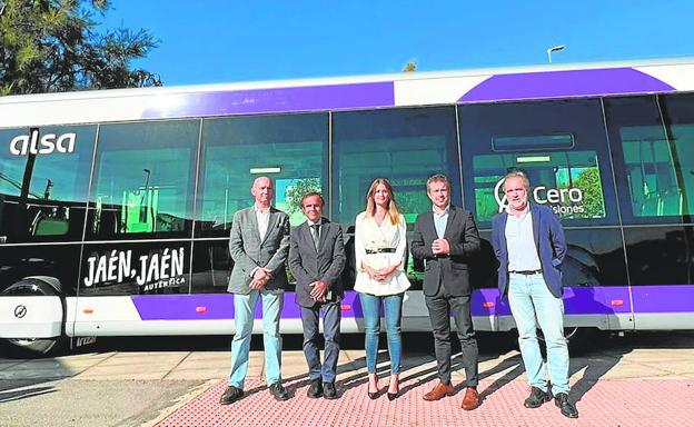 Llega el primer autobús eléctrico a la ciudad, al que se unirán otros dos antes de final de año
