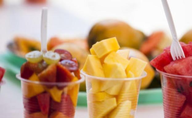 Alerta de Sanidad por los posibles riesgos de la fruta cortada en supermercados