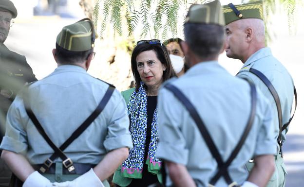 Robles destaca el «el espíritu de superación y sacrificio» de la Legión tras una «racha dura de pérdidas»