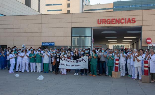 Los compañeros del Hospital Clínico de Granada homenajean a Jesús Candel