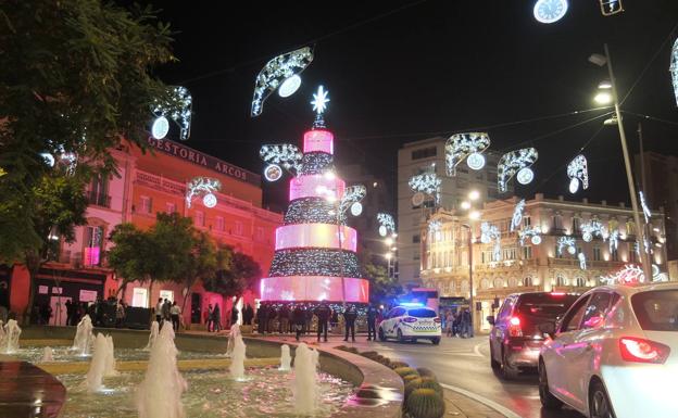 Labella quiere acordar con los comerciantes fechas y horas para la iluminación de Navidad