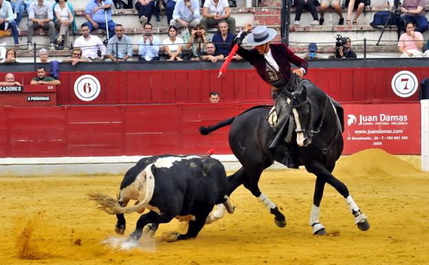 Brillante final de la feria taurina con los tres rejoneadores por la puerta grande