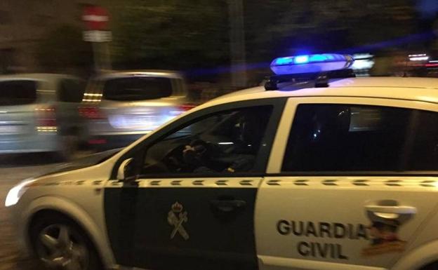 Muere un motorista al caerse a una acequia en Granada