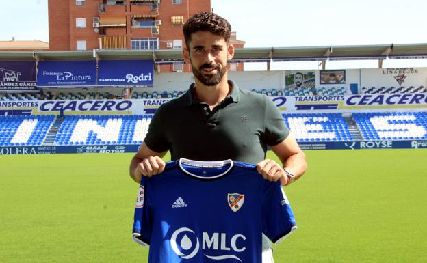 El central Caro sufre una doble fractura en su mano izquierda pero estará poco tiempo de baja