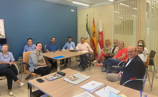 La capital reducirá una hora diaria el alumbrado de Navidad para favorecer el ahorro energético