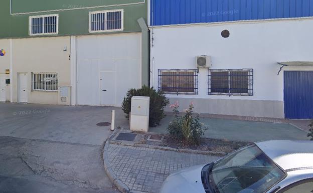 El incendio de un transformador deja sin luz a parte del Polígono de Asegra de Peligros