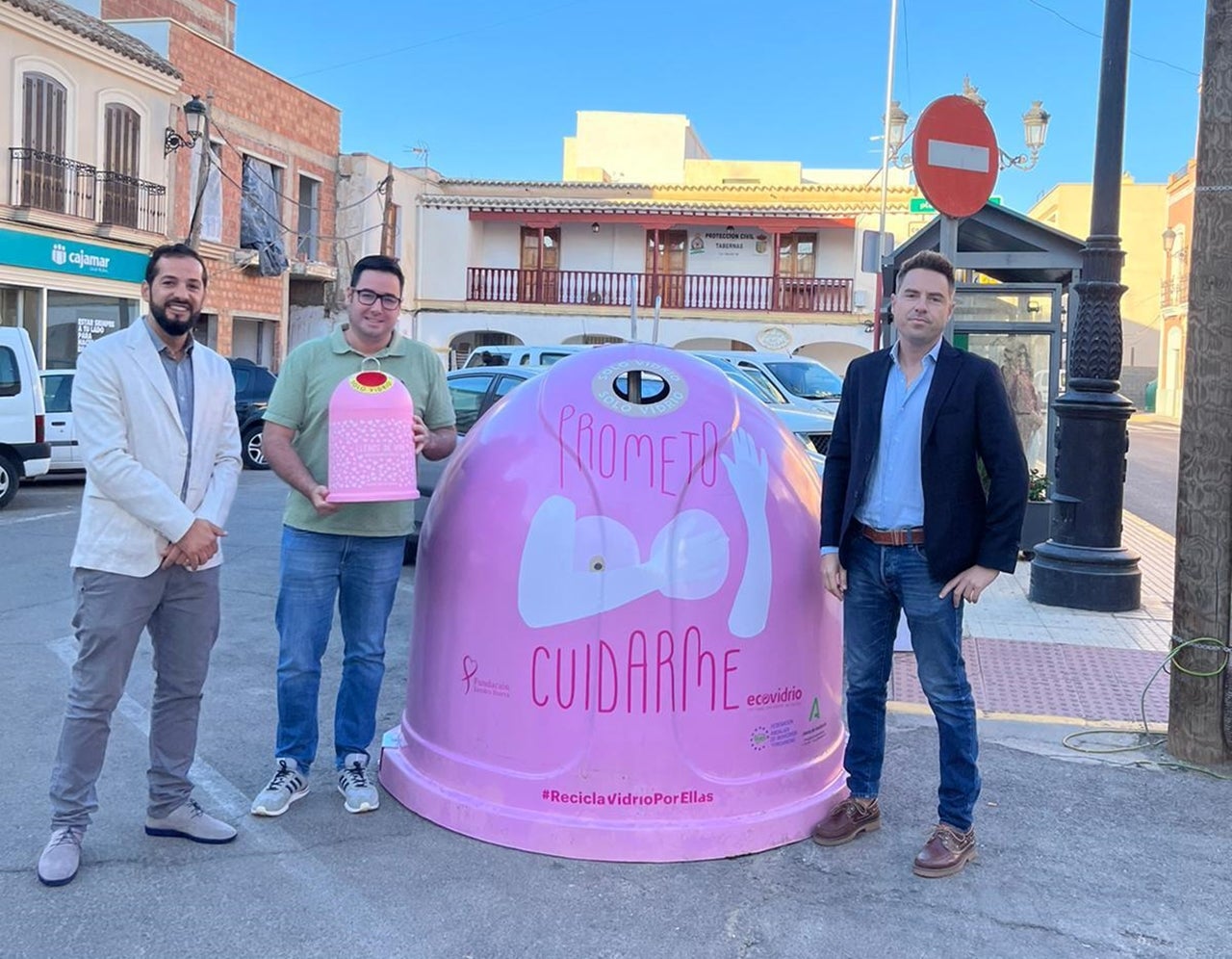 Se presenta la campaña solidaria 'Recicla Vidrio por Ellas' contra el cáncer de mama