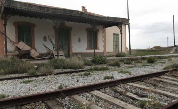 El Gobierno admite retrasos en el estudio de la línea de tren Guadix-Lorca