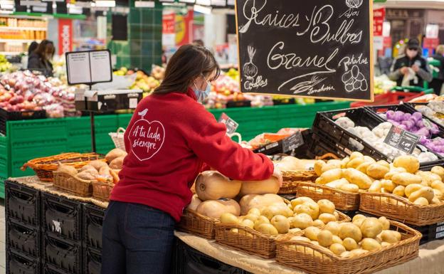 Alcampo busca en Almería personal para la campaña de Navidad