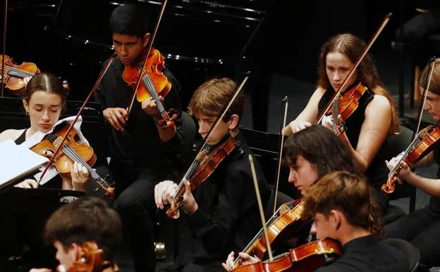 La Orquesta Joven de Almería certifica su cambio de nivel en un concierto memorable