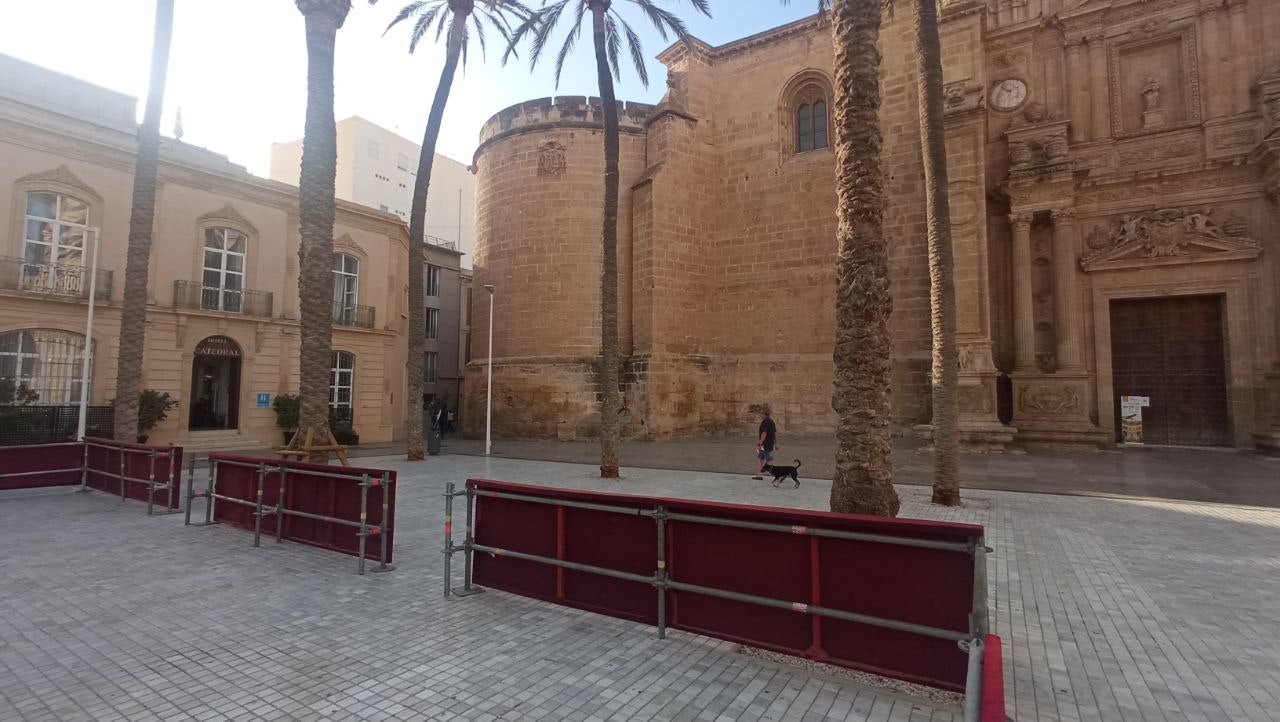 La Procesión Magna agota el alojamiento en el centro de Almería y encarece el precio por habitación