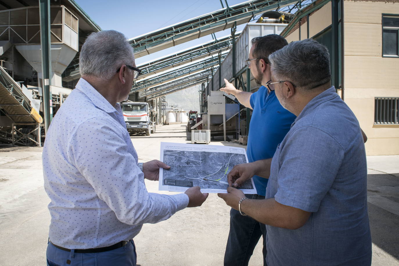 Adif anuncia en Loja que no cambiará el trazado previsto de la variante del AVE